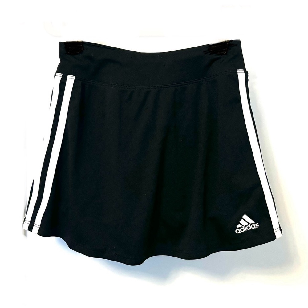 Adidas Black and White Skort for Versatile Performance